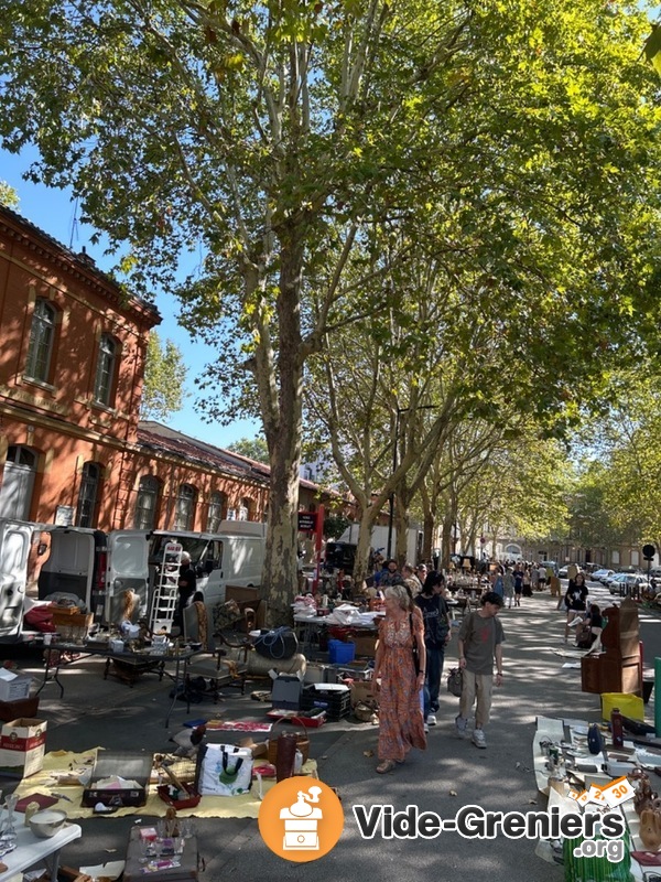 Belle brocante et puces de saint-aubin