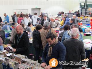 Bourse disques- bandes dessinees - jouets anciens