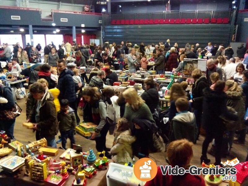 Braderie Jeux-Jouets-Livres