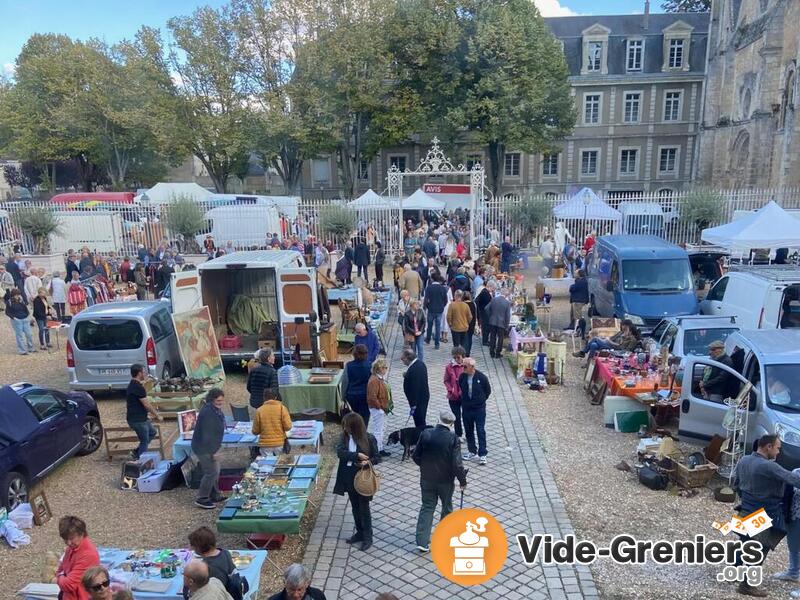 Brocante extérieure de La Maison des Brocanteurs