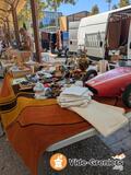 Brocante mensuelle de la place Morgan