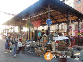 BROCANTE DE TOUSSAINT sous la halle de Figeac