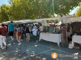 Photo de l'événement Brocante, vintage boulodrome fontaine de Vaucluse