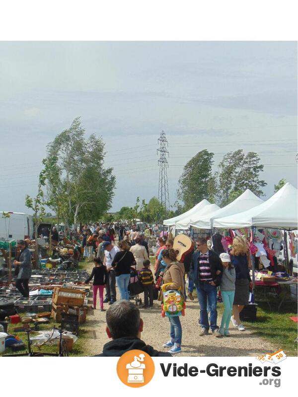 grand vide grenier des Floralies du lac