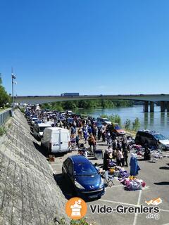 Photo de l'événement Grand vide grenier solidaire