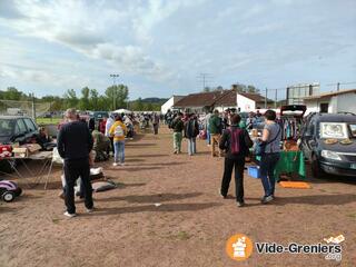 Photo de l'événement Marché aux puce du S.O.M.(coté de la piscine Aquagliss)