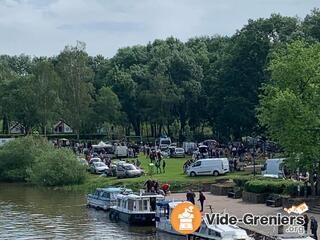 Photo de l'événement Vide grenier Amicale laïque Ecole Jules Verne Besle