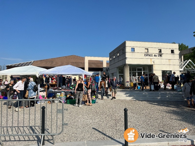 Vide grenier d'automne