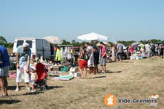 Photo de l'événement Vide grenier - camping municipal - Enfants de St Benoit