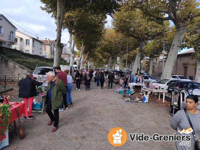 Vide grenier dressing