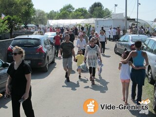 Photo de l'événement Vide grenier ET promos chrysanthemes..ets picq st savin 33