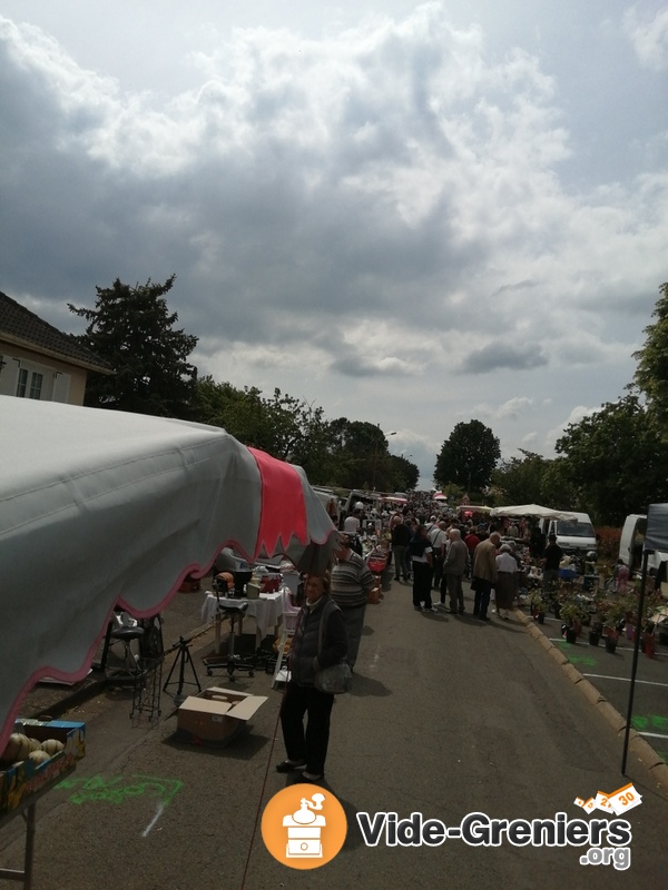 Vide grenier foire ax plants marché de créateur