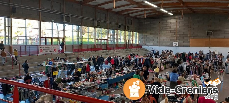 Vide grenier lesc arts2rues