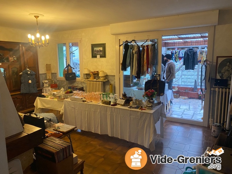 Vide grenier-maison