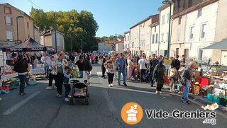 Photo de l'événement Vide grenier organisé par la MJC-MPT de Chaource