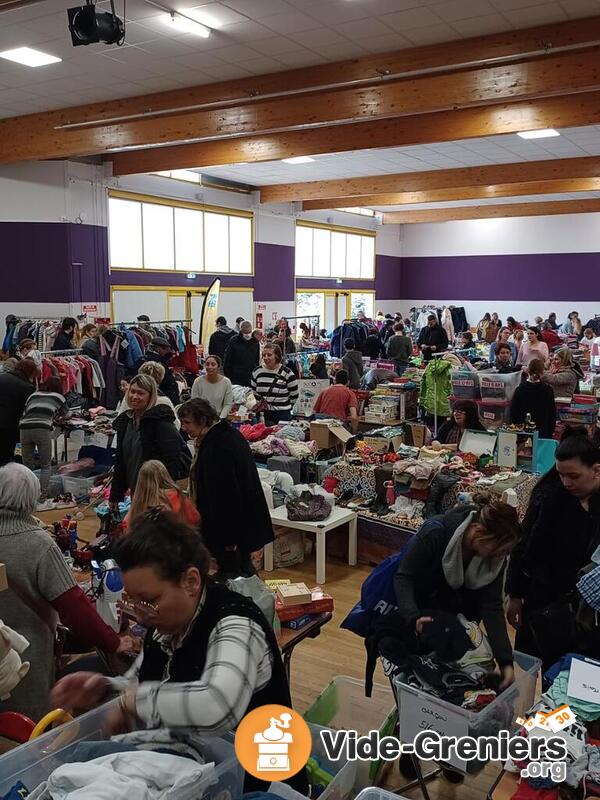 Vide grenier 'spécial enfance'