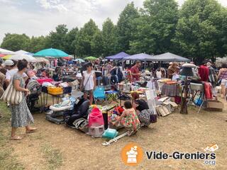 Photo de l'événement vide-greniers du tennis club de LA JARRIE