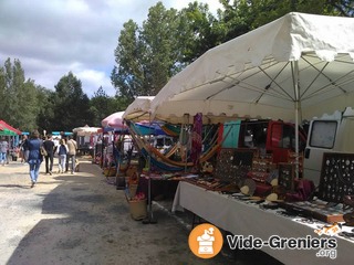 Photo de l'événement Vide greniers et Foire florale, gastonomique et artisanale