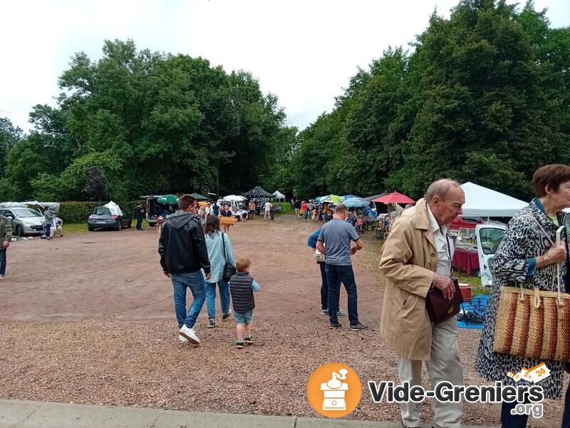 Vide greniers et marché gourmand